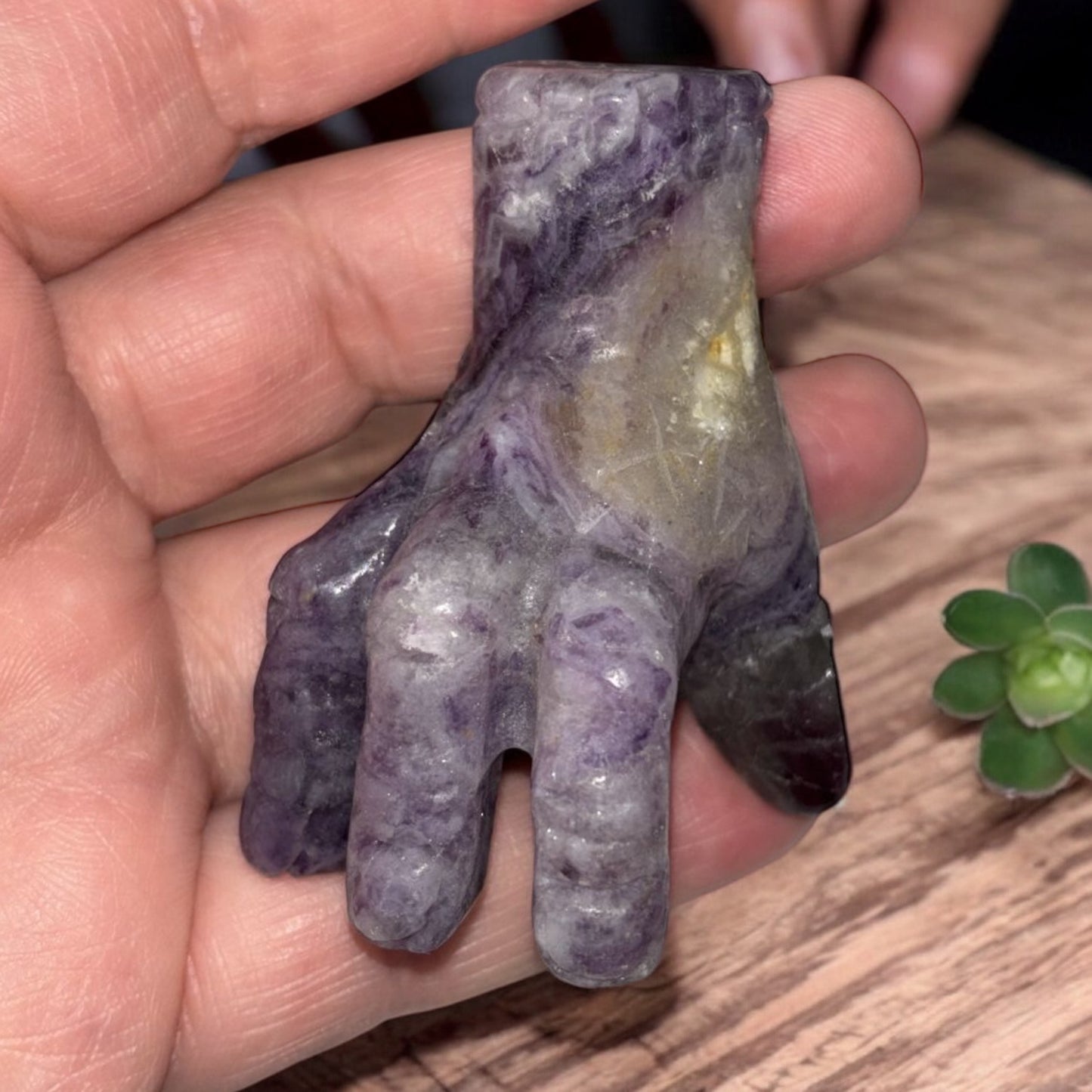 Fluorite hand