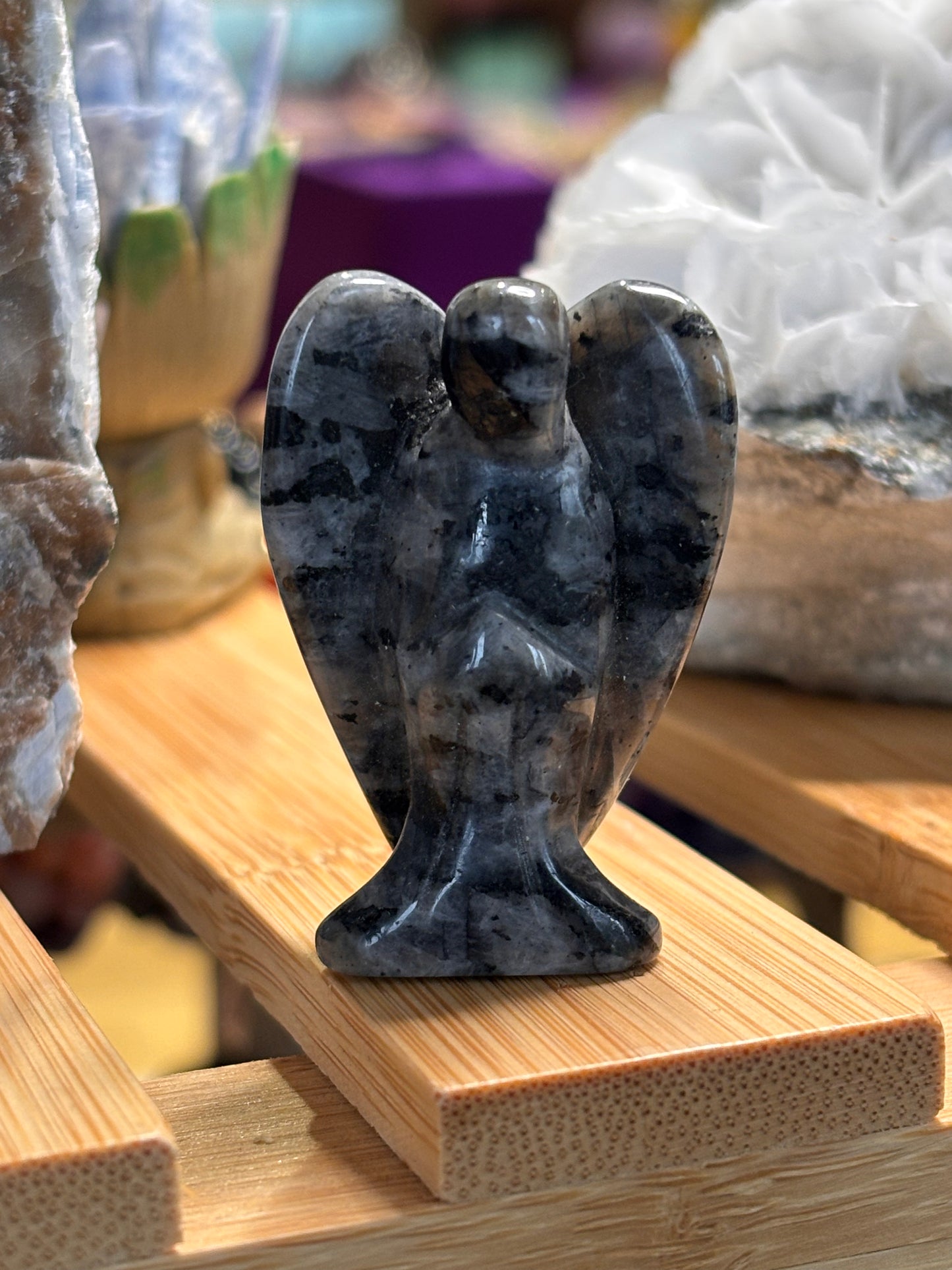 Various mini crystal angel carvings